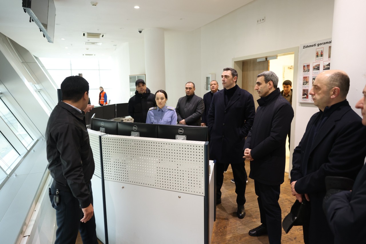 ADY sədri Türkmənbaşı Beynəlxalq Dəniz Limanında - FOTOLAR